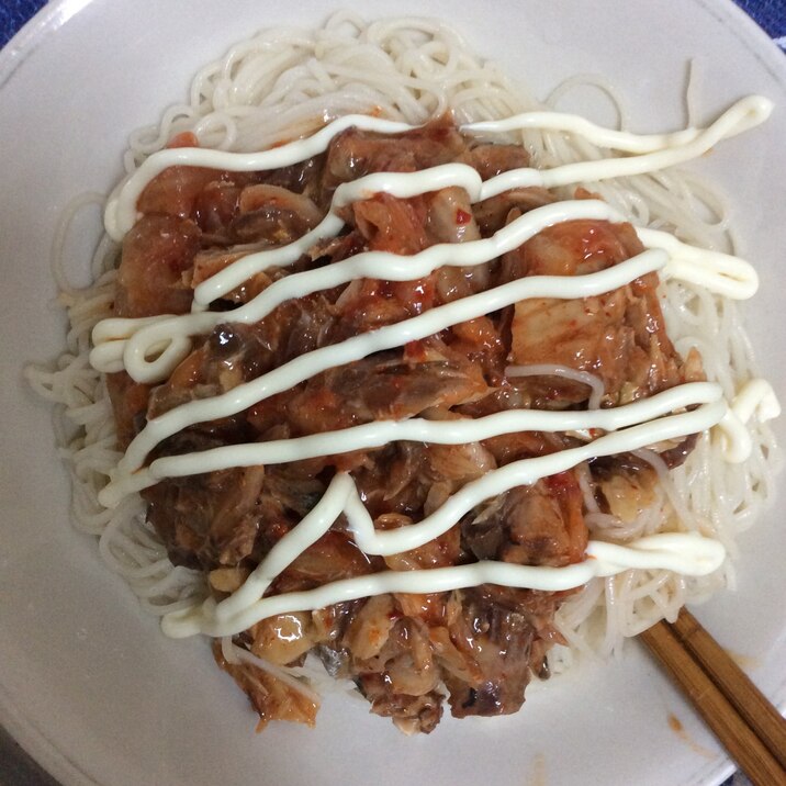 サバ缶とキムチマヨネーズ♪冷やしそうめん